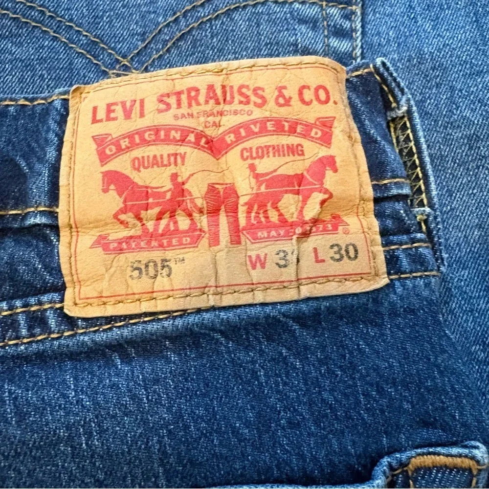 Lot 2 Pairs Levi Strauss 505 Men’s Jeans 38X30 Straight Leg Light & Medium Wash
